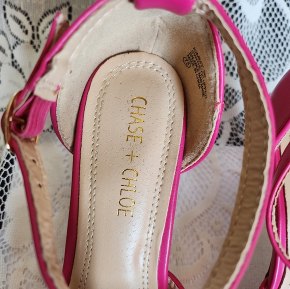 Chase and Chloe - Hot Pink Short Close toed Heel - (7.5) - Picture 5 of 9